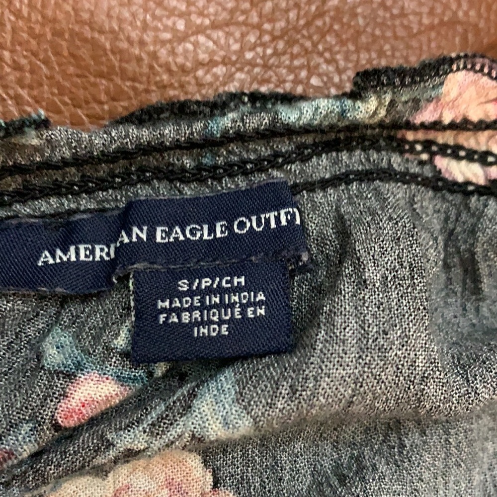American Eagle Outfitters Floral Top-Black - Picture 6 of 12